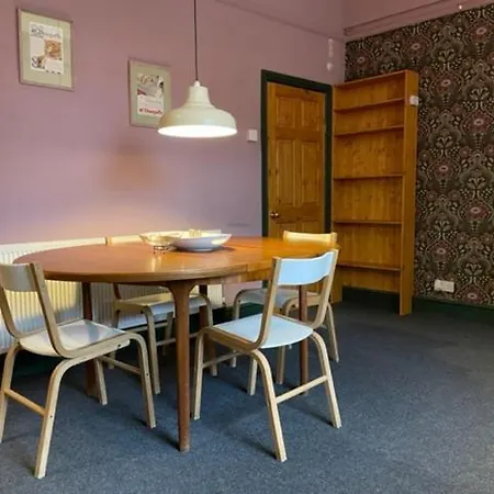 Grove House - 4 Bedroom Sleeps 8 Only 1 Mile From Centre Leeds  Exterior photo