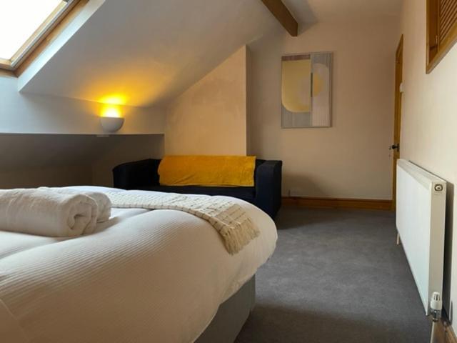 Grove House - 4 Bedroom Sleeps 8 Only 1 Mile From Centre Casa vacanze Leeds (West Yorkshire)