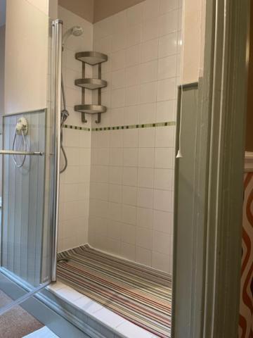Holiday home Grove House - 4 Bedroom Sleeps 8 Only 1 Mile From Centre Leeds (West Yorkshire)