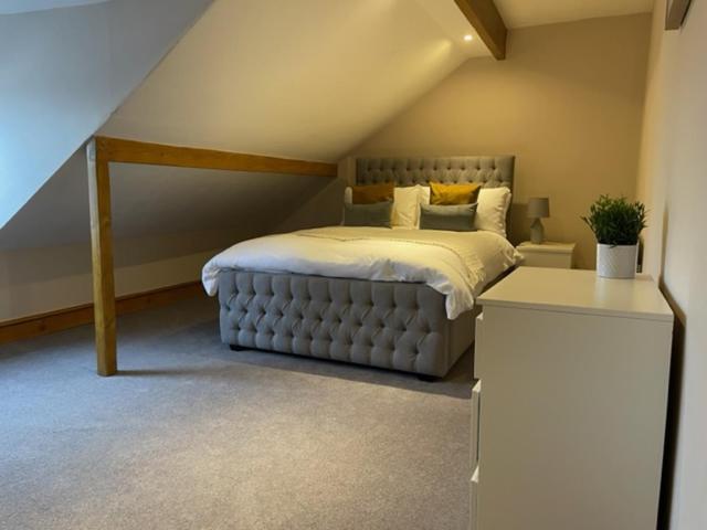Grove House - 4 Bedroom Sleeps 8 Only 1 Mile From Centre Holiday home Leeds (West Yorkshire)